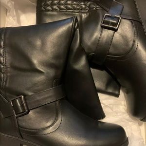 Madison by Shoedazzle Boots- Black